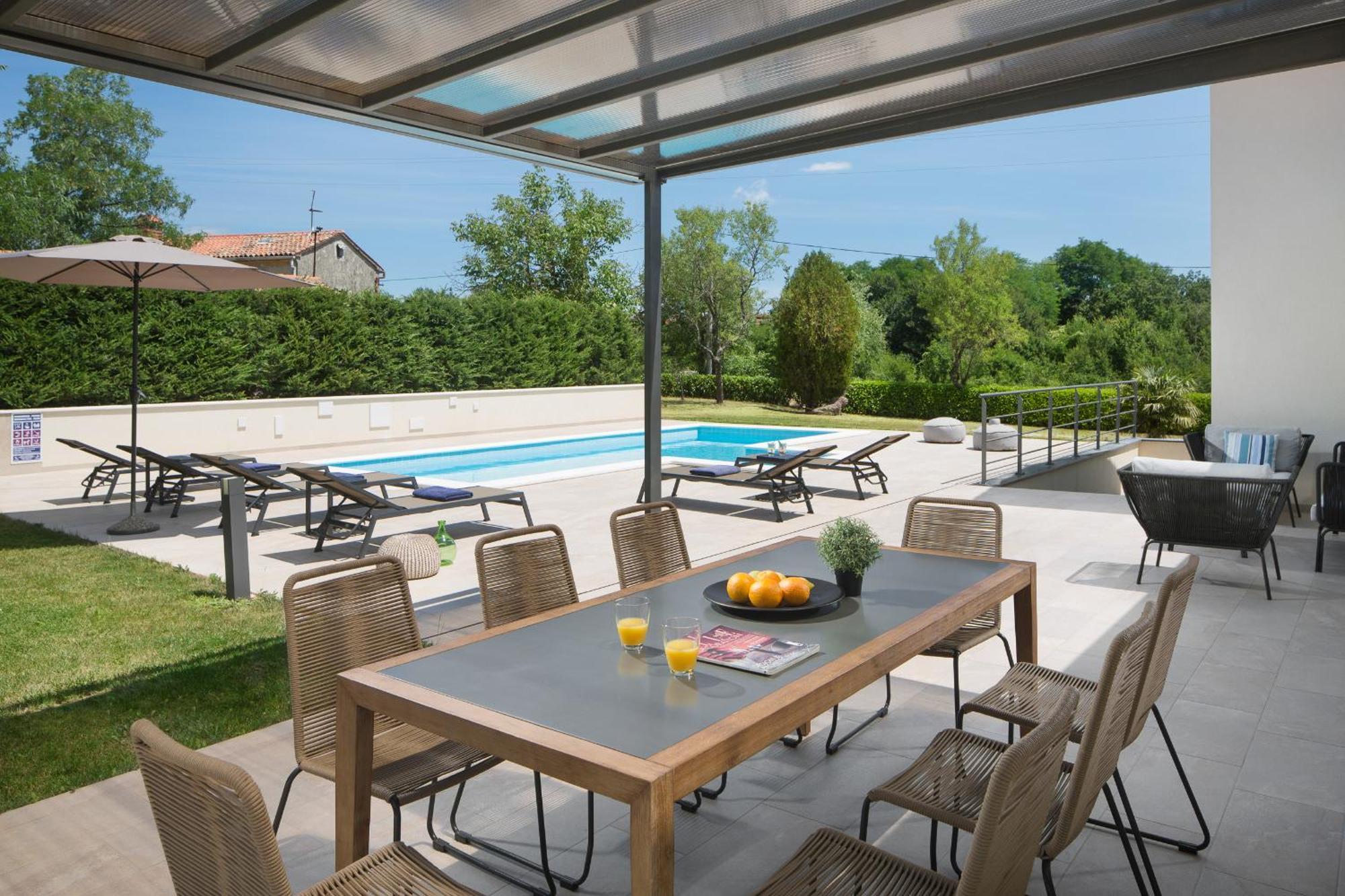 Villa Del Sol With Large Garden Perfect For Families Labin  Exterior foto