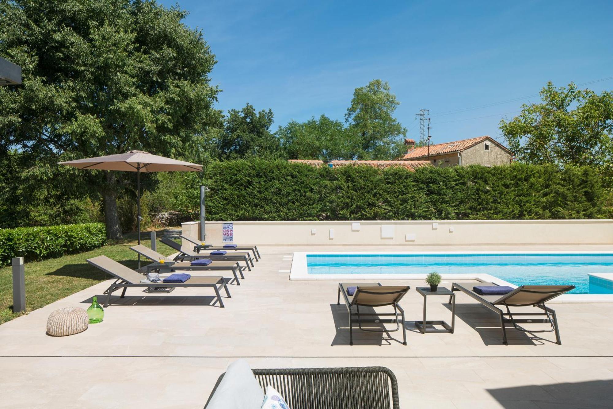 Villa Del Sol With Large Garden Perfect For Families Labin  Exterior foto