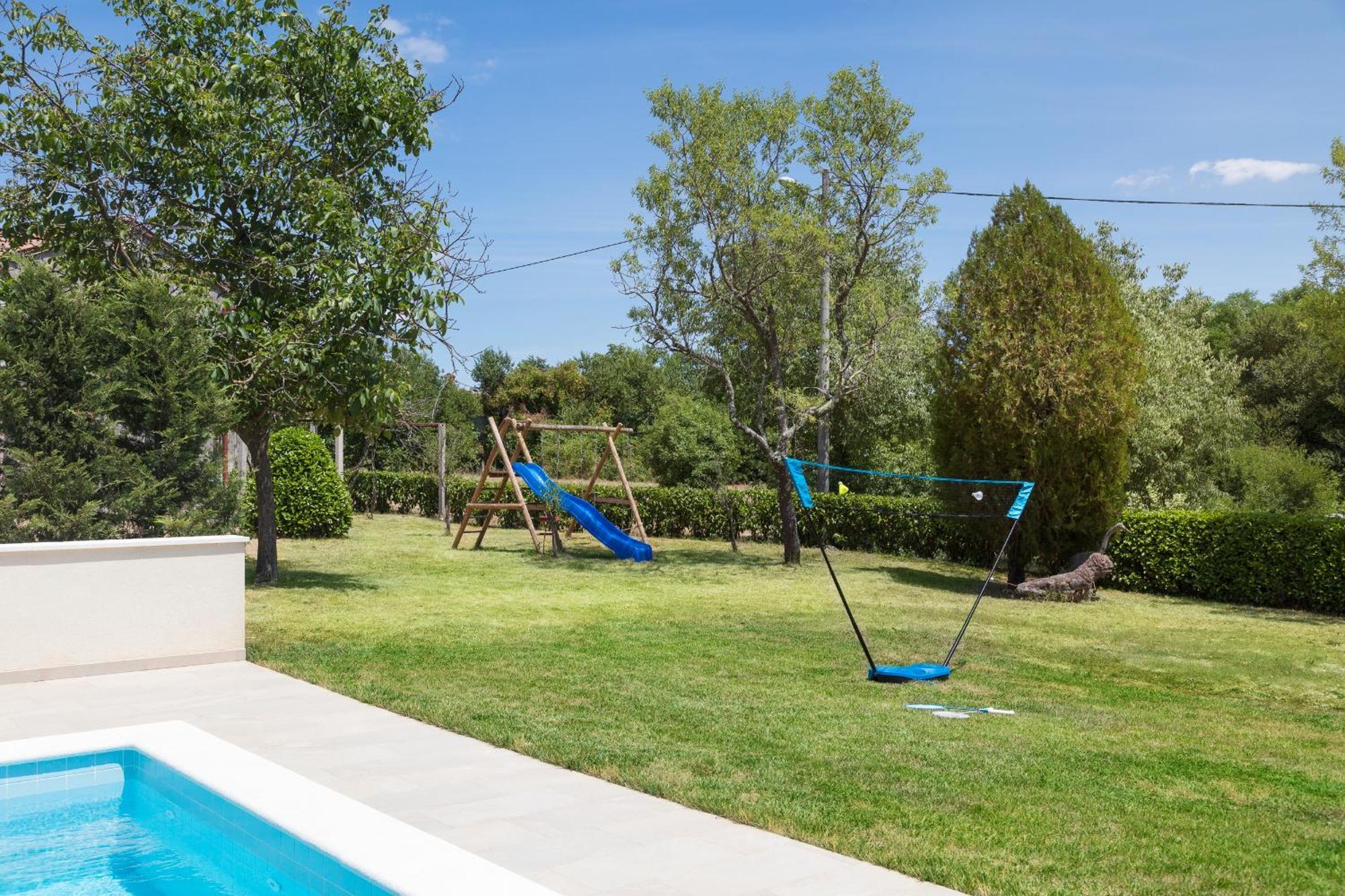 Villa Del Sol With Large Garden Perfect For Families Labin  Exterior foto