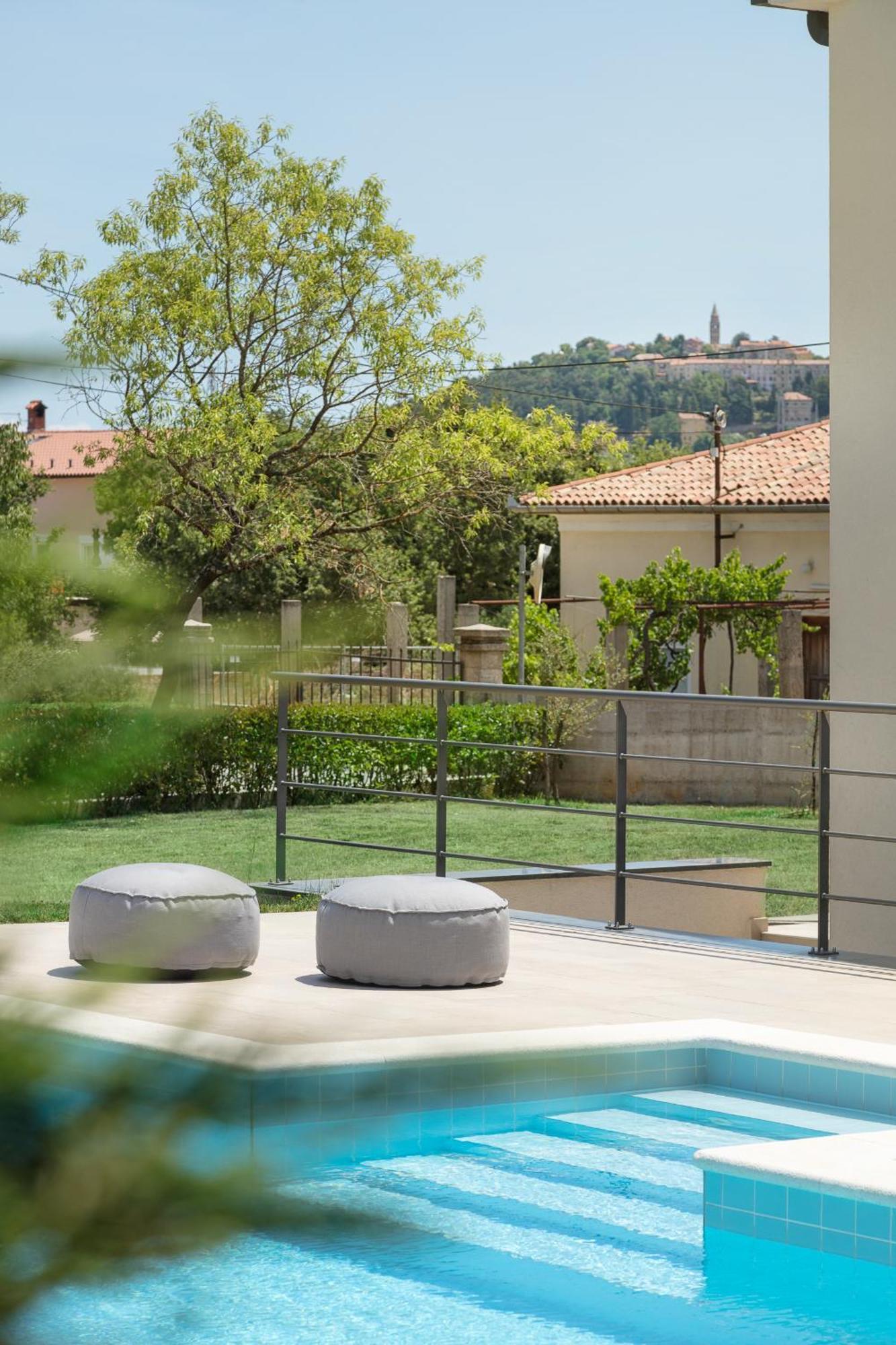 Villa Del Sol With Large Garden Perfect For Families Labin  Exterior foto